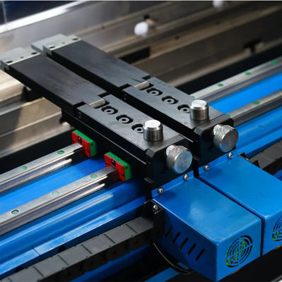 1000KN เครื่องล้างส้วมครัว CNC กดเบรค 125T 2500 8ft เครื่องบิดโลหะ