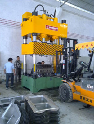 เครื่องกดไฮดรอลิกพิเศษสําหรับ CNC ขนาดใหญ่ ความละเอียดการขยายของส้วมโลหะ