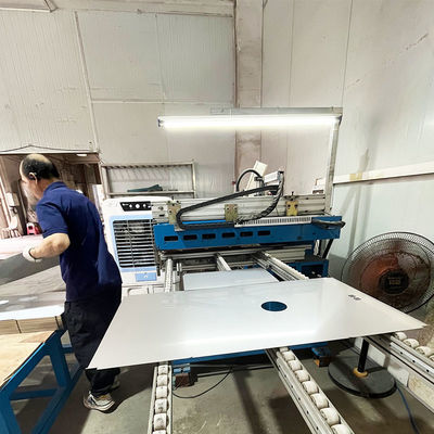 เครื่องเชื่อมแผ่นเย็บเส้นตรงที่ทํางานได้หลายประการ ที่มีความฉลาดสูงและทันสมัย