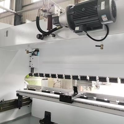 เครื่องบิดสายน้ํา 30T/60T ที่มีความสามารถหลายประการ สําหรับแผ่นโลหะ Matel Sheet