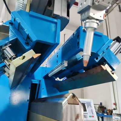 เครื่องเชื่อมและลบมุม CNC สำหรับโครงสแตนเลส พร้อมระบบกำหนดตำแหน่ง CNC 3 แกน, แรงดันไฟฟ้า 220V, กำลังไฟ 500W