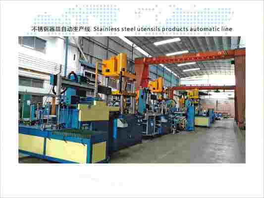 เครื่องทํากระทะอัตโนมัติที่มีแรงกระบอกหลัก 1500KN, พลังมอเตอร์ 30KW และโต๊ะทํางาน 700 * 880 MM2 สําหรับการผลิตเครื่องใช้เหล็กไร้ขัด