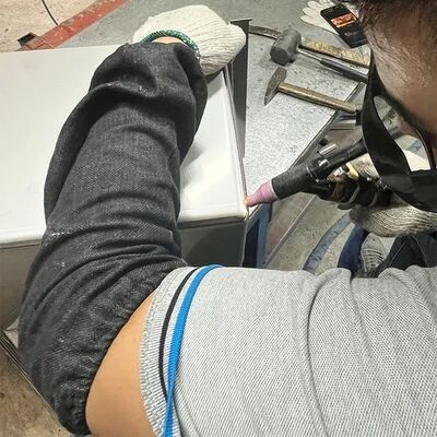 เครื่องเชื่อมตะเข็บตรงขั้นสูงสำหรับการผลิตอ่างล้างจาน