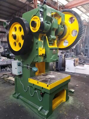 เครื่องผลิต CNC สําหรับถังน้ําครัว พร้อมการควบคุมโดย PLC และพนูมาล็อค